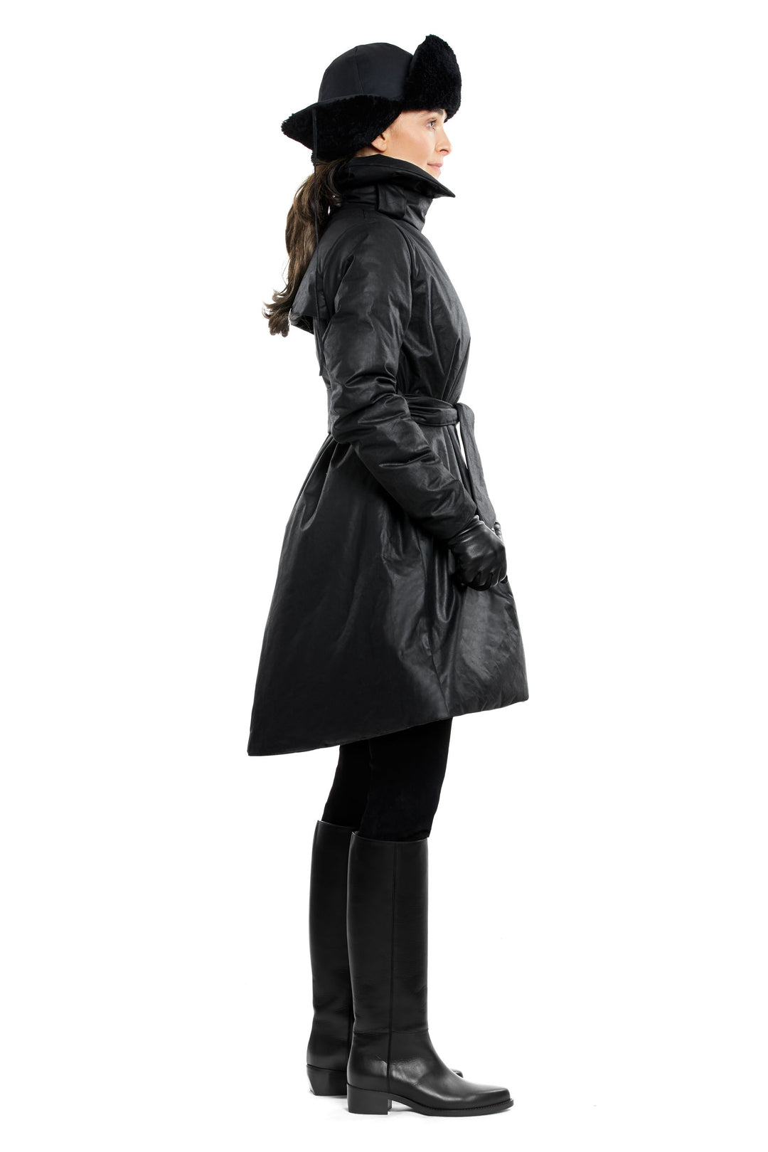 Warm, chic and rainproof trench coat, insulated with genuine natural Canadian eiderdown. Made in canada with Organic waxed cotton weatherproofed in Scotland